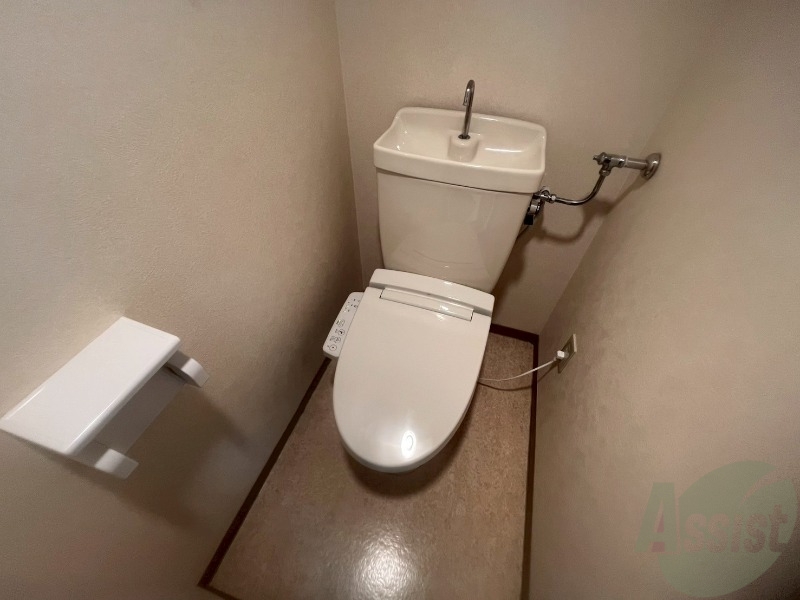 トイレ　ウォシュレット機能がついたトイレです。安心して使用できます。