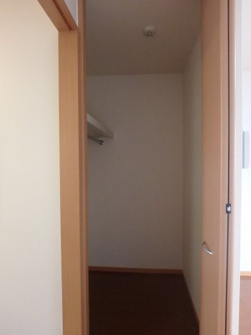 収納　ウォークインクローゼットあります