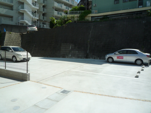 駐車場　駐車場要空き確認