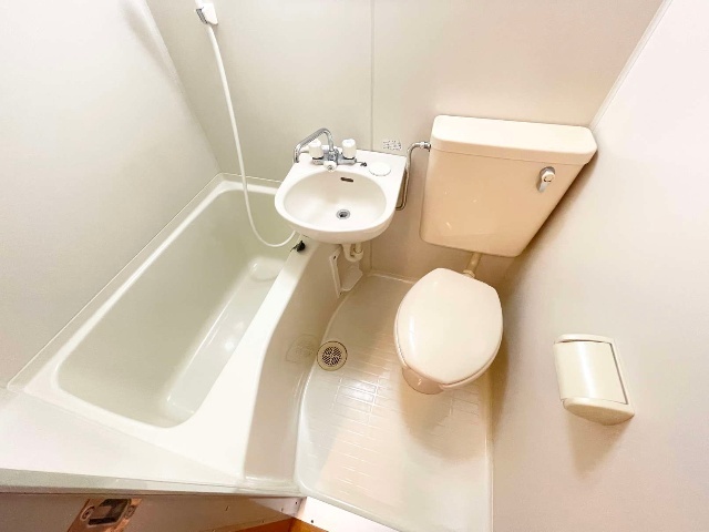 バス・シャワールーム　※同物件別号室の参考写真です。