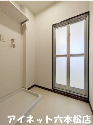 その他設備　室内洗濯機置場付きです。