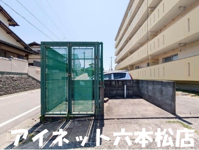 その他　敷地内ゴミ置場もあります。