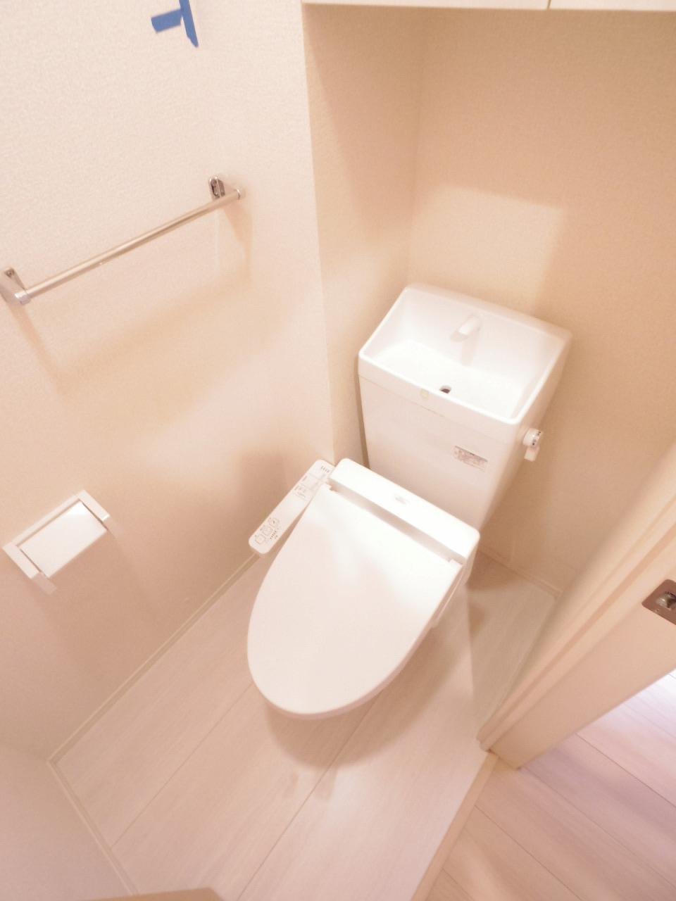 トイレ　※他号室写真です