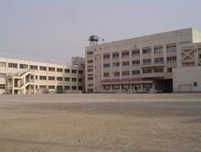 中学校　川崎市立西高津中学校（中学校）まで1300m