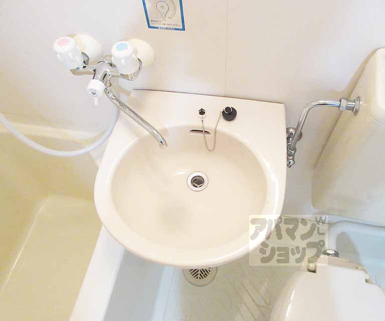 洗面設備　使いやすい大きさです