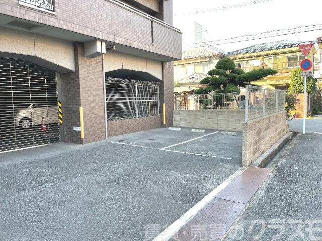 駐車場　敷地内駐車場