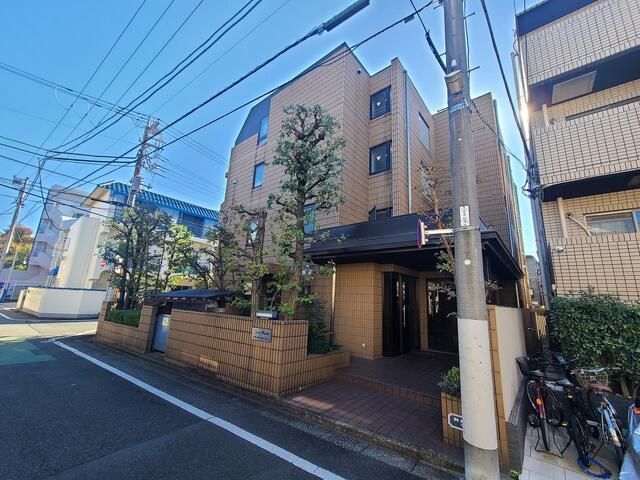 1K Mansion in Nakano, Tokyo - Image 1