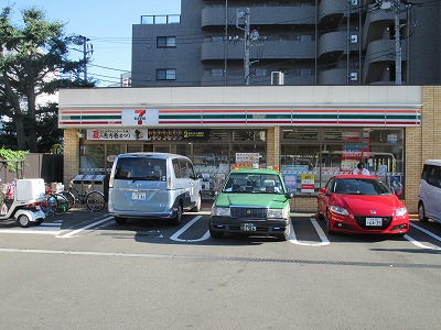 コンビニ　セブンイレブン新宿下落合駅北店（コンビニ）まで357m