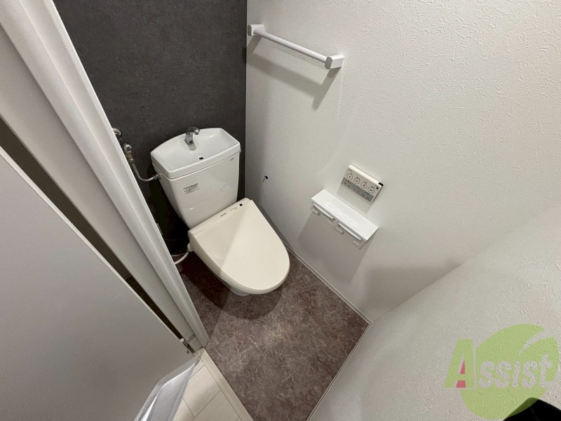 トイレ　こちらはトイレです。清潔感があり、安心して使用できます。