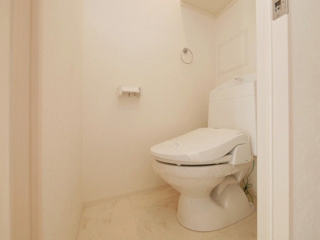 トイレ　落ち着いた空間のトイレです