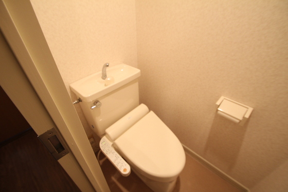 トイレ　※写真は同建物別号室タイプです。