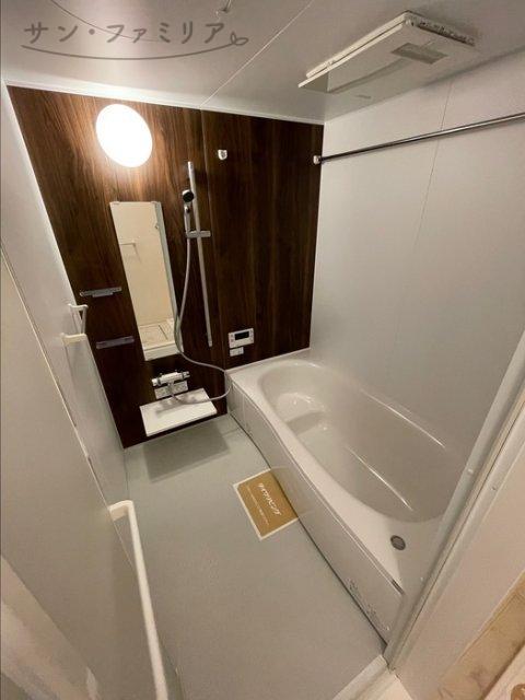 バス・シャワールーム　同一物件別部屋写真