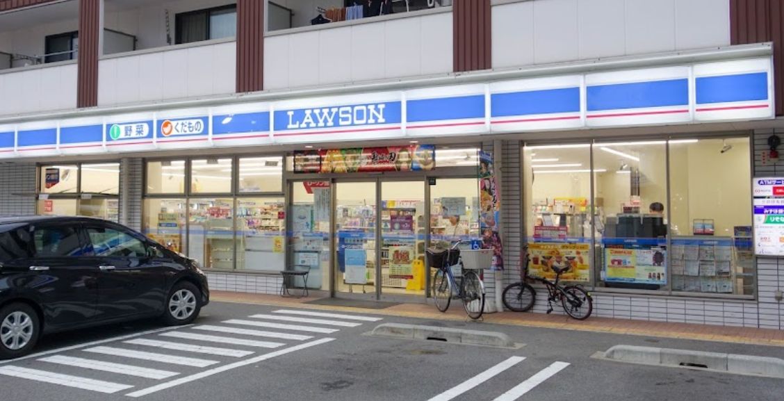 コンビニ　ローソン玉川３丁目店（コンビニ）まで105m