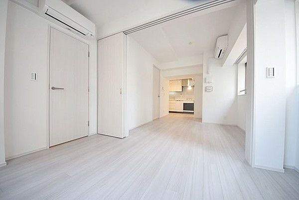 ディームス大手町ノースの居間写真