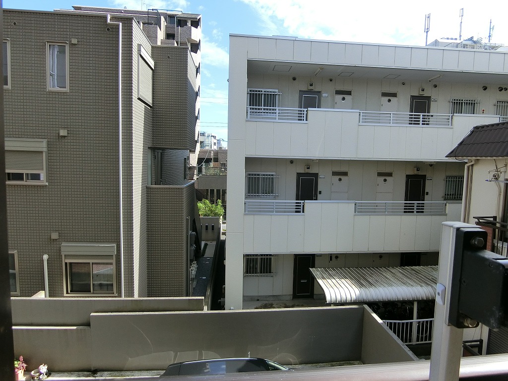バルコニー　前面棟の影響もなく日当り良好