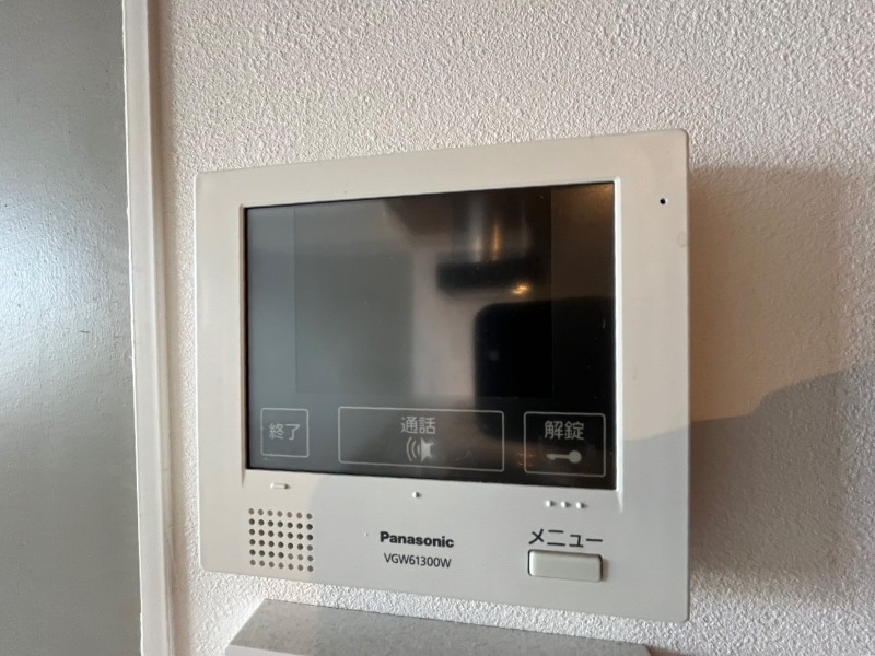 セキュリティ　ＴＶモニター付インターホンです。来客者の顔が見えるので安心！
