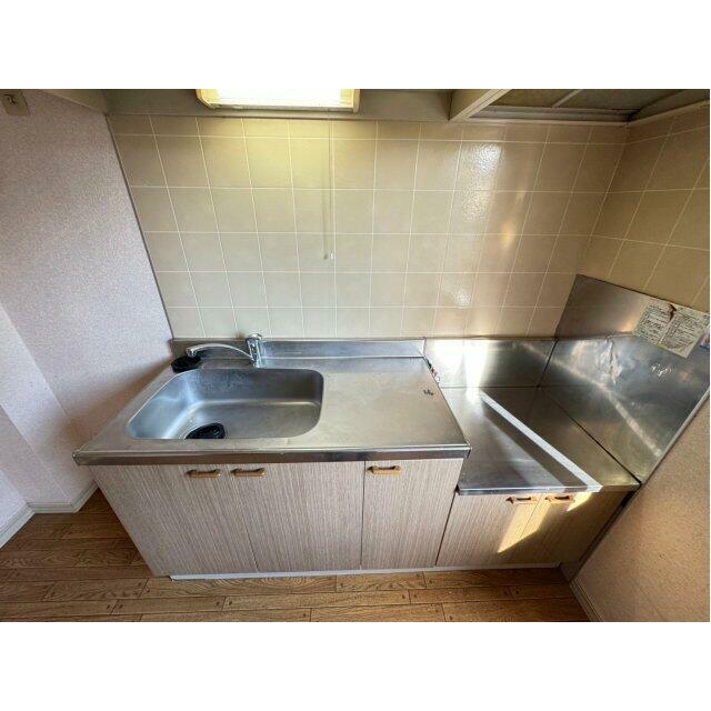 キッチン　※同じ間取りの別部屋の写真になります