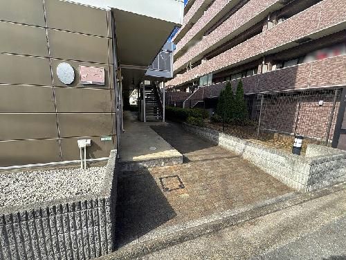 レオパレスル・レーヴの外観写真