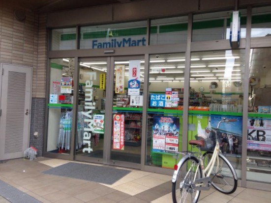 コンビニ　ファミリーマート 金町六丁目店（コンビニ）まで580m