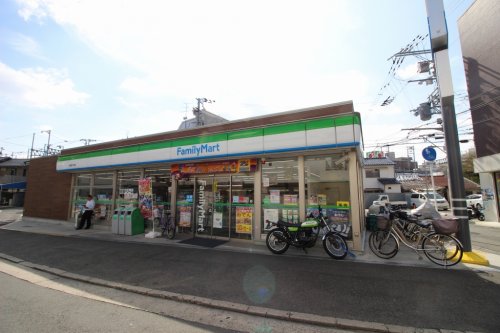 コンビニ　ファミリーマート 淡路四丁目店（コンビニ）まで422m