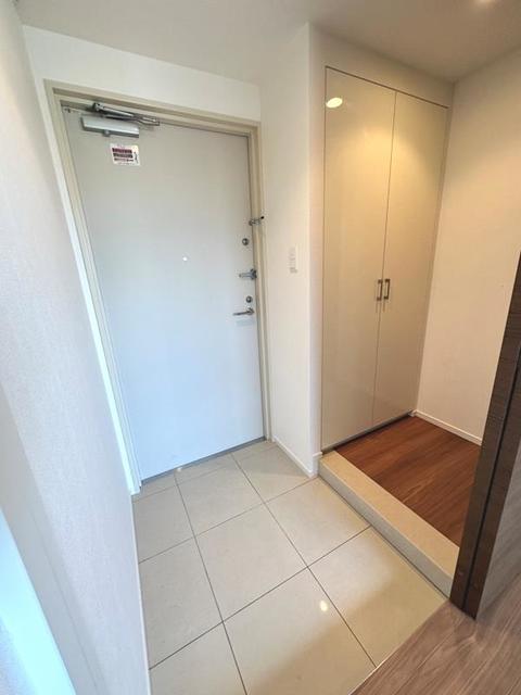 玄関　※写真は同タイプ住戸です。