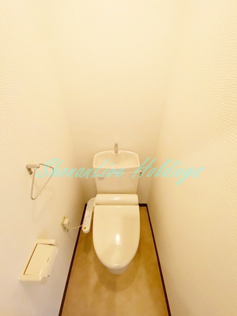 ＪＲ東海道本線 藤沢駅 徒歩13分 3階建 築35年のトイレ写真