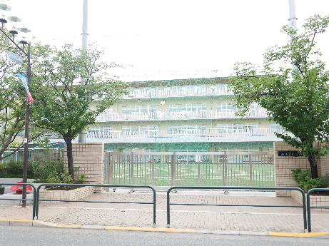 小学校　足立区立本木小学校（小学校）まで262m