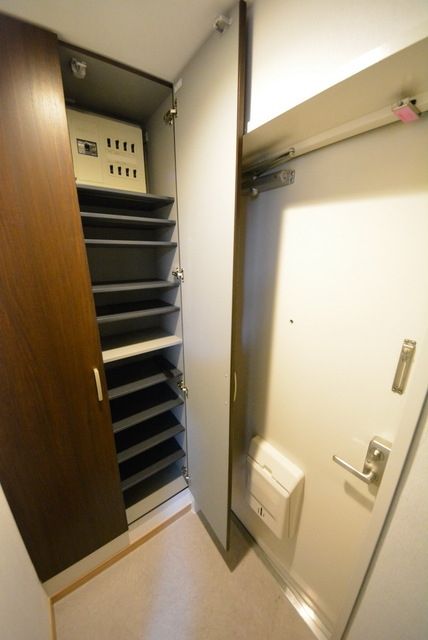レジディア吉祥寺の玄関写真