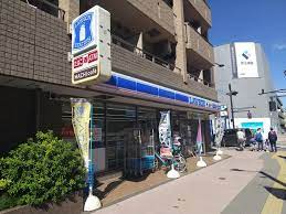 コンビニ　ローソン（コンビニ）まで212m