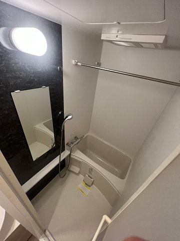 バス・シャワールーム　コンパクトで使いやすいお風呂です