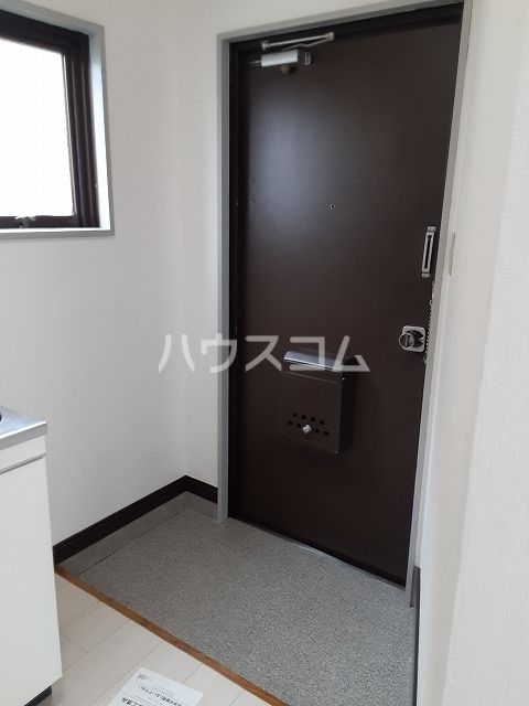 前川ビルの玄関写真