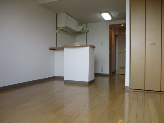 パレスオーキット壱番館の居間写真