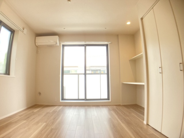 居室・リビング　★キレイなフローリングの角部屋です★