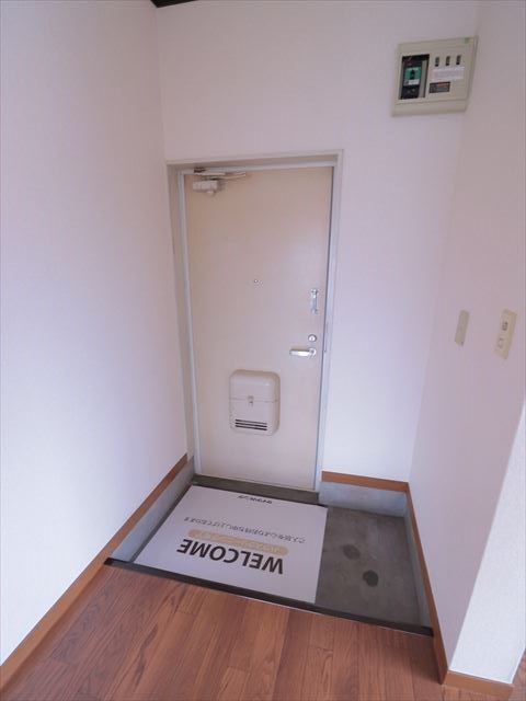 東京メトロ東西線 浦安駅 徒歩15分 2階建 築38年の玄関写真