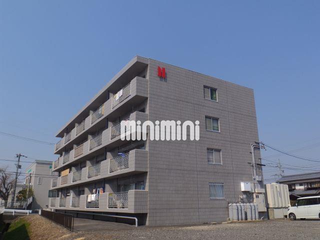 建物外観　重量感のあるコンクリートマンション。