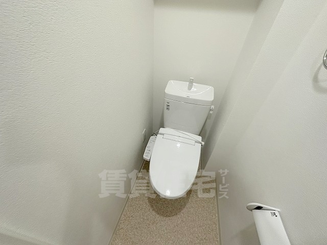 阪急宝塚線 三国駅 徒歩9分 10階建 築4年のトイレ写真