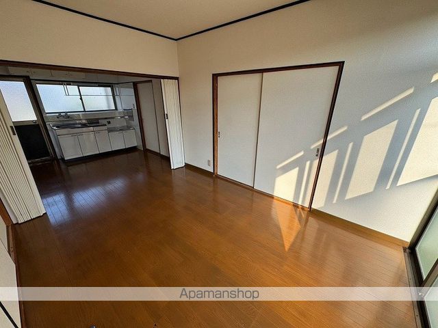 ハピネス住吉の居間写真