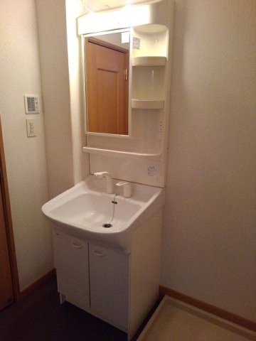 洗面設備　忙しい朝には欠かせない洗面所です
