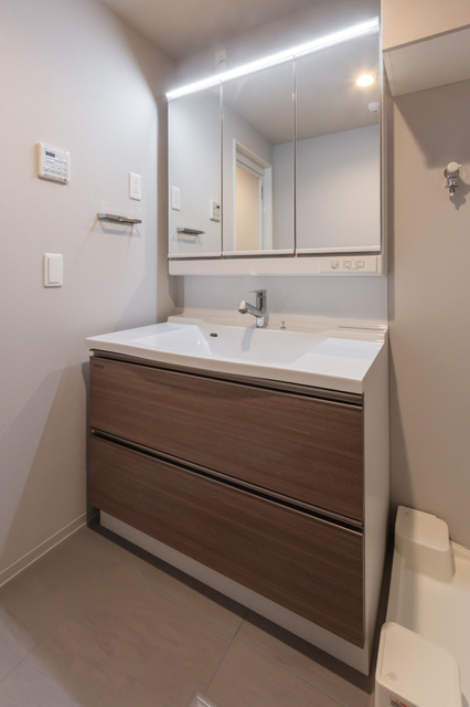 洗面設備　※写真は同タイプ住戸です。