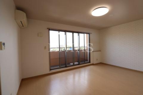 居室・リビング　同物件別部屋です。