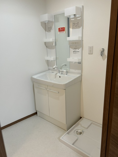 洗面設備　独立洗面台です