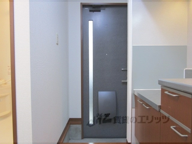 サンライト上桂の玄関写真
