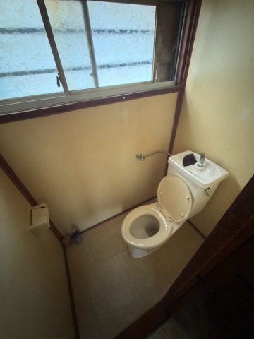 富岡東戸建のトイレ写真