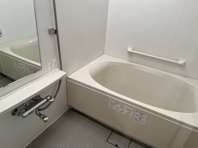 バス・シャワールーム　※別部屋参考写真