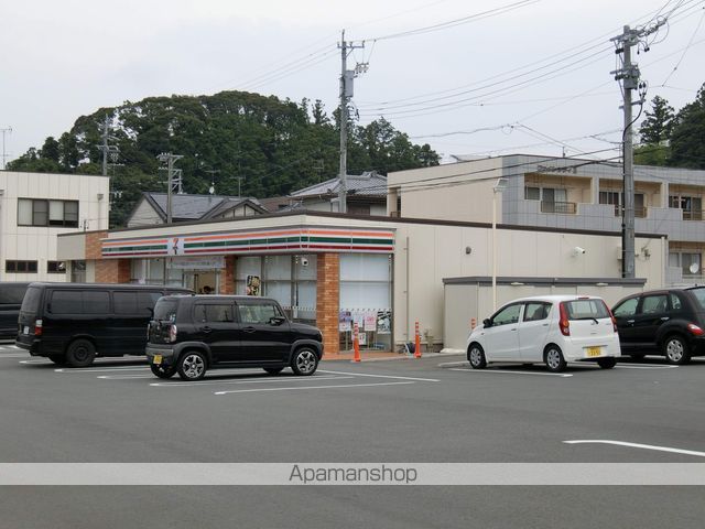 コンビニ　セブンイレブン（コンビニ）まで769m