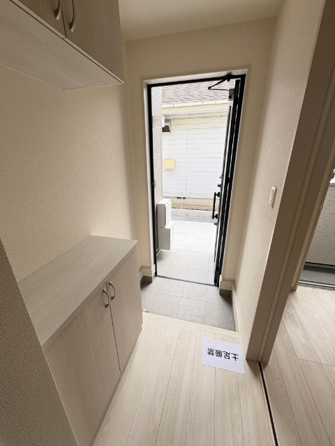 リーブルファイン草加稲荷Vの玄関写真
