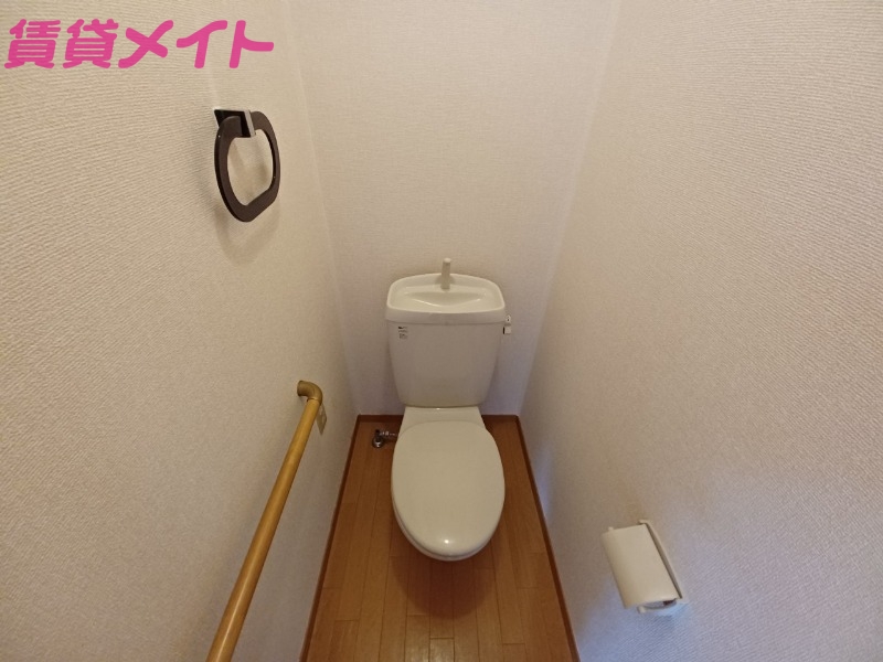 トイレ　同物件別室反転タイプ画像