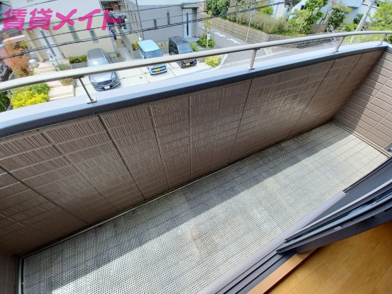 バルコニー　同物件別室反転タイプ画像