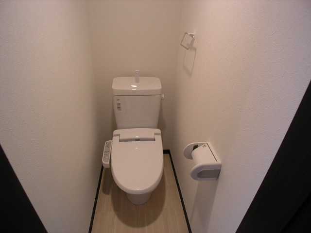 ＪＲ鹿児島本線 千早駅 徒歩9分 2階建 築14年のトイレ写真