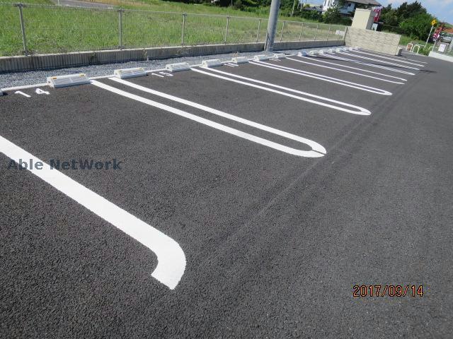 駐車場　駐車場